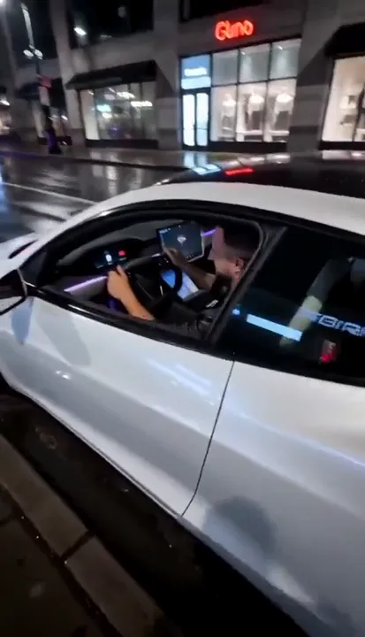 Roadster Police Escape - Men AI video template