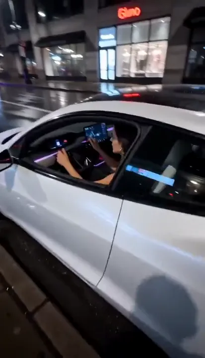 Roadster Police Escape AI video template